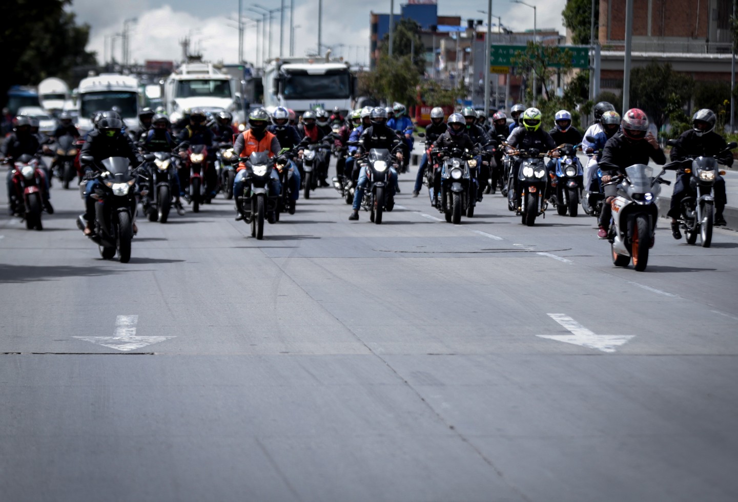 Nueva estrategia de movilidad: Motociclistas tendrían carril exclusivo Nueva estrategia de movilidad: Motociclistas tendrían carril exclusivo