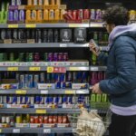 Las bebidas que deberías dejar de consumir, según un médico: «No son refrescos normales»