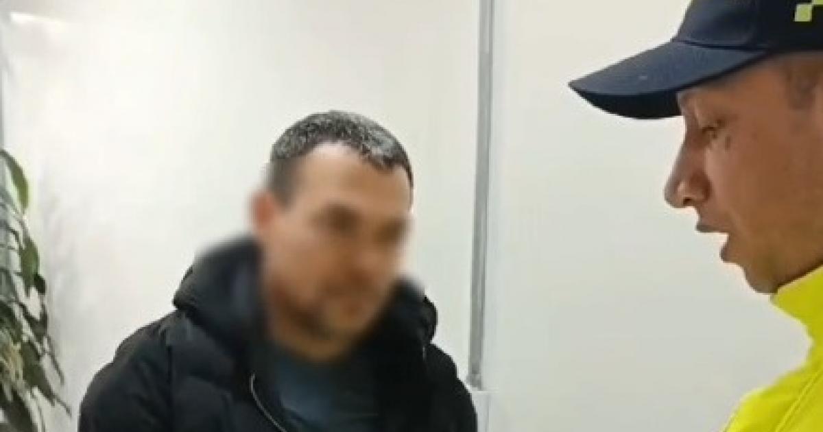 Noticias Colombia: Capturado un padre por abuso a su hija Noticias Colombia: Capturado un padre por abuso a su hija