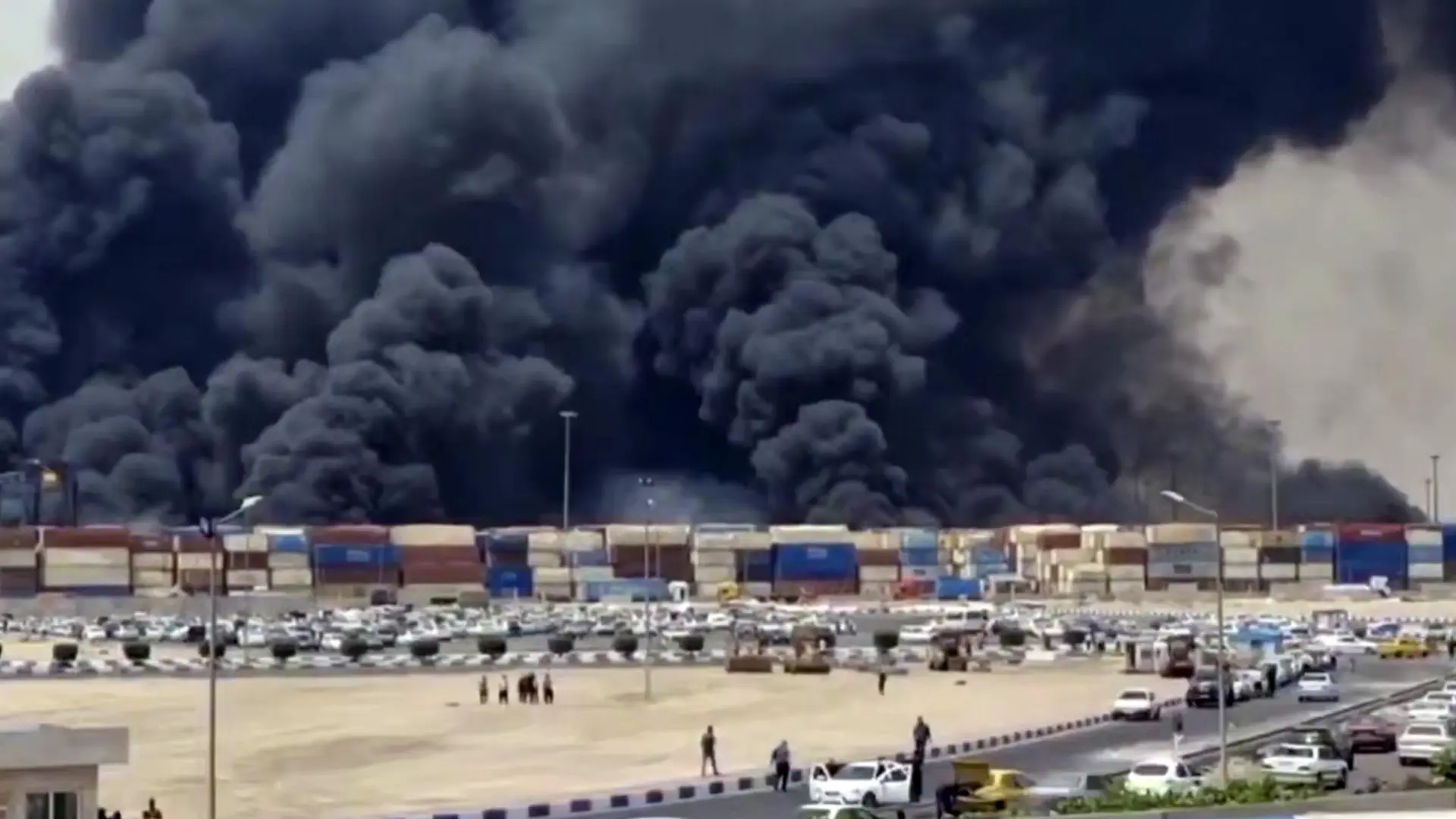 Al menos cuatro muertos y más de 500 heridos por una enorme explosión en el puerto iraní de Bandar Abbas