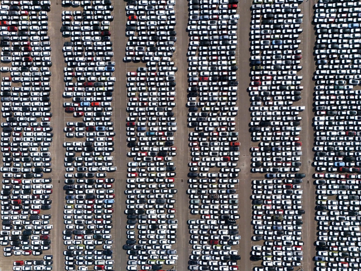 Bruselas multa con 458 millones a 15 firmas automovilísticas por un cártel