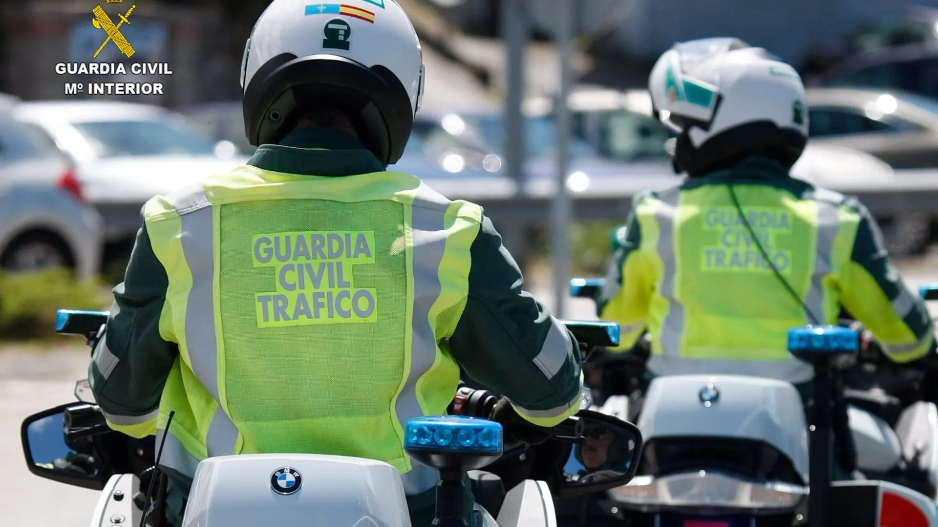 La Guardia Civil multará por no llevar este accesorio ‘obligatorio’ en la guantera