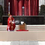 La homilía del funeral de Francisco que llenó corazones: «Fue un Papa en medio de la gente» La homilía del funeral de Francisco que llenó corazones: «Fue un Papa en medio de la gente»
