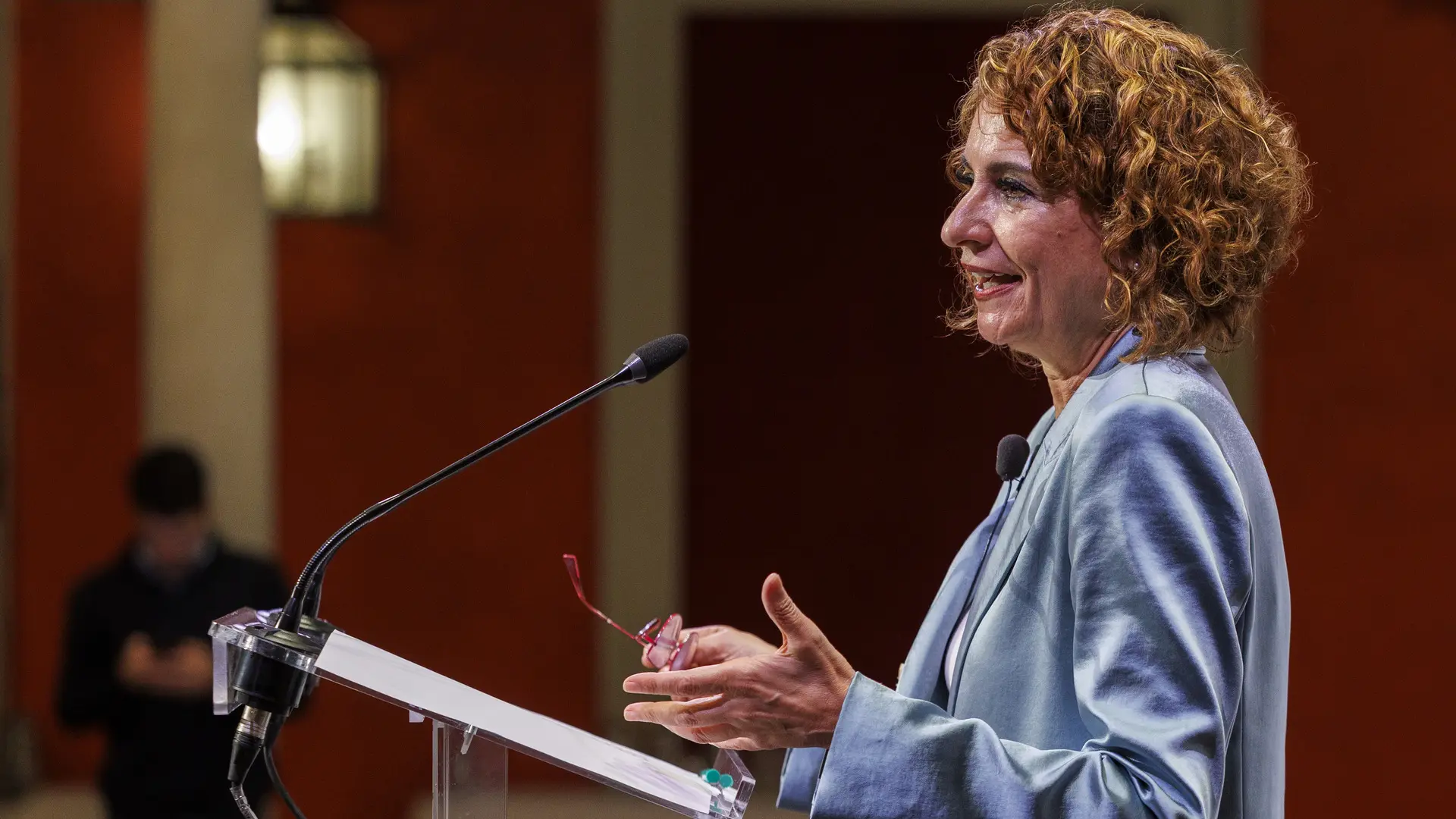 Montero dice que retiró sus palabras sobre la presunción de inocencia por si «distraían» el debate y acusa al PP de hacer «ventajismo»