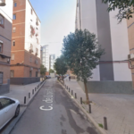 Muere el joven que fue apuñalado con arma blanca mientras paseaba con su madre en Vallecas