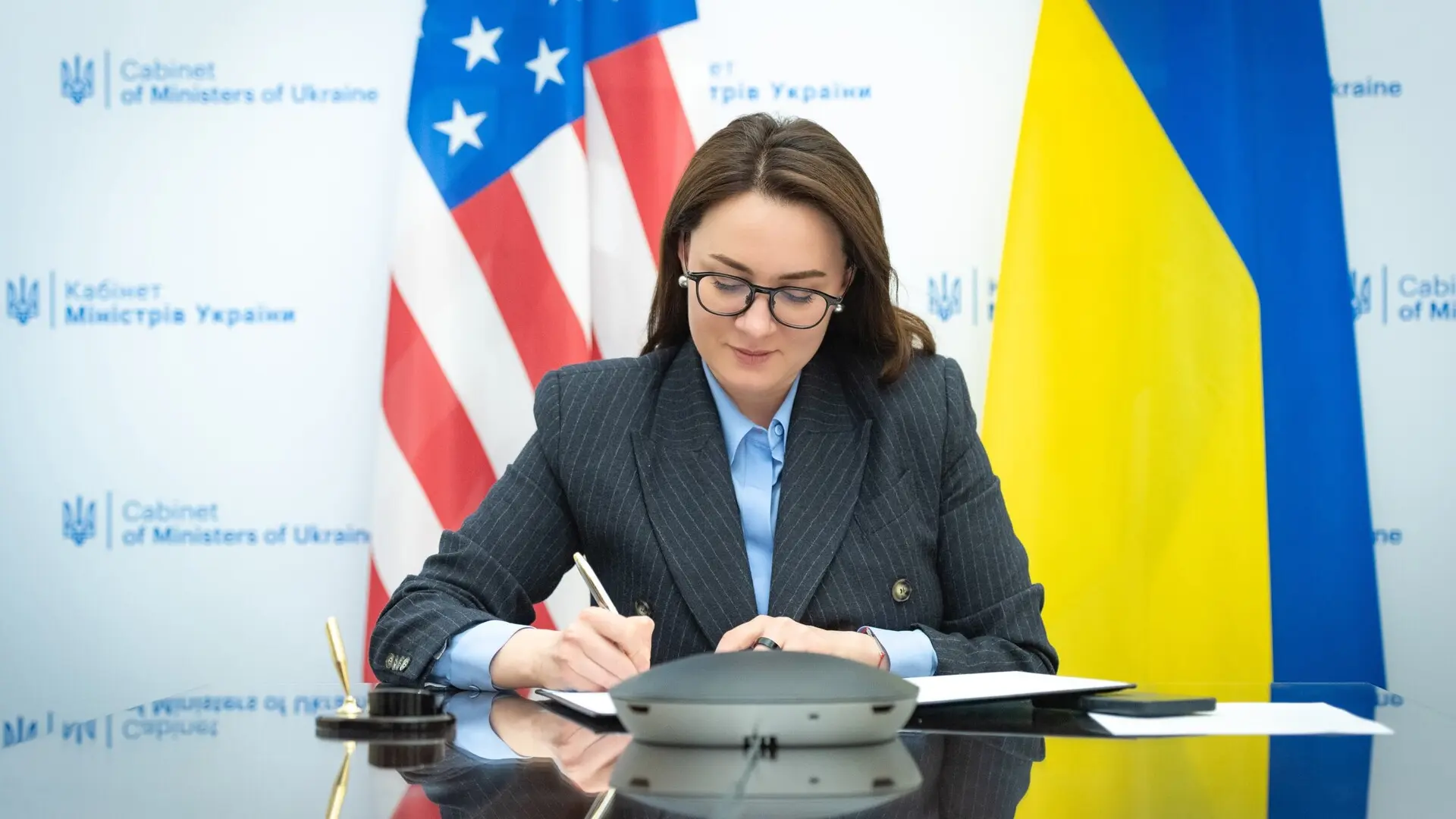 Ucrania y EEUU firman un «memorando de intenciones» que allana el camino para el acuerdo sobre la explotación de minerales Ucrania y EEUU firman un «memorando de intenciones» que allana el camino para el acuerdo sobre la explotación de minerales