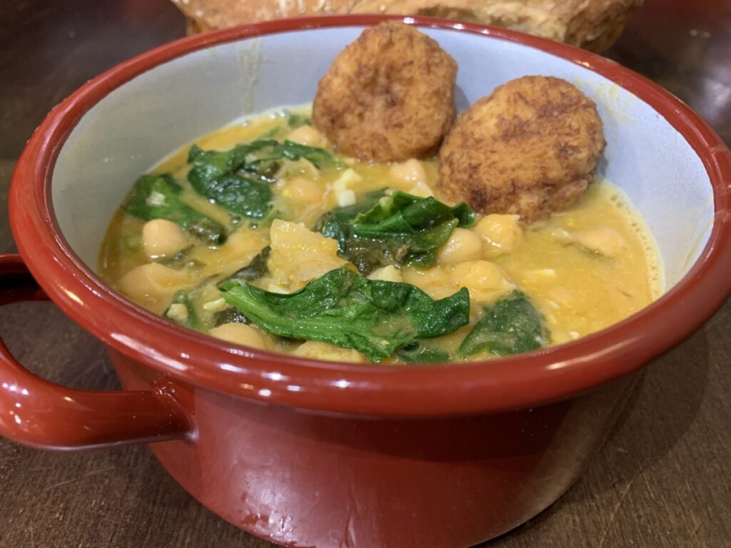 Potaje de vigilia, bacalao y torrijas: el menú más castizo para disfrutar de la Semana Santa