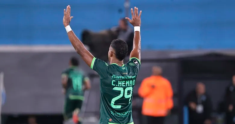 Atlético Bucaramanga asesta un duro golpe a Racing con goles argentinos en la Libertadores