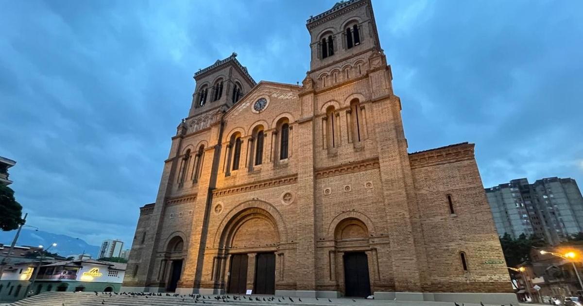 Noticias Medellín: Feligreses en la Catedral Metropolitana oran por el papa