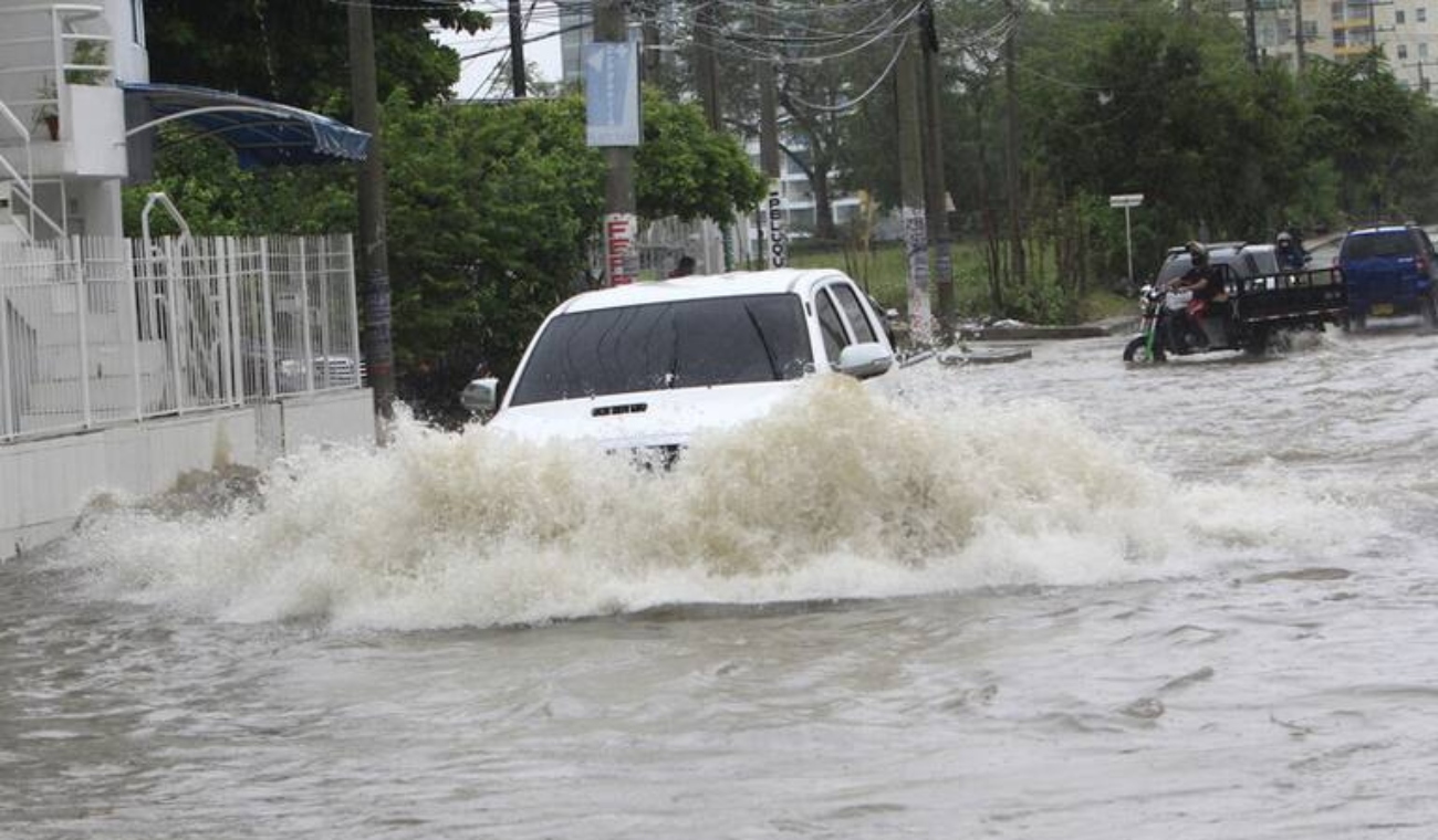 Lluvias colapsan Bogotá: inundaciones tienen el tráfico vuelto un ocho HOY