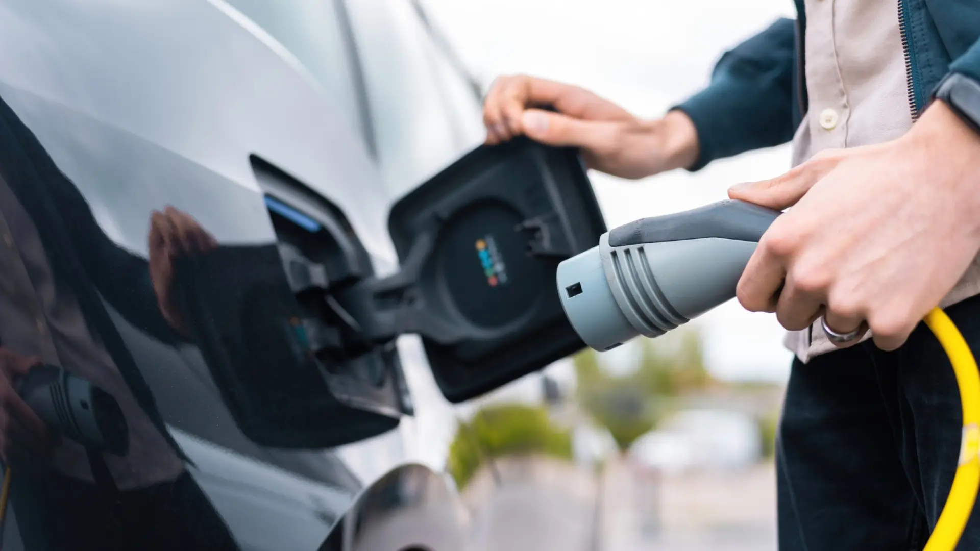 los vehículos electrificados suben un 28% en España