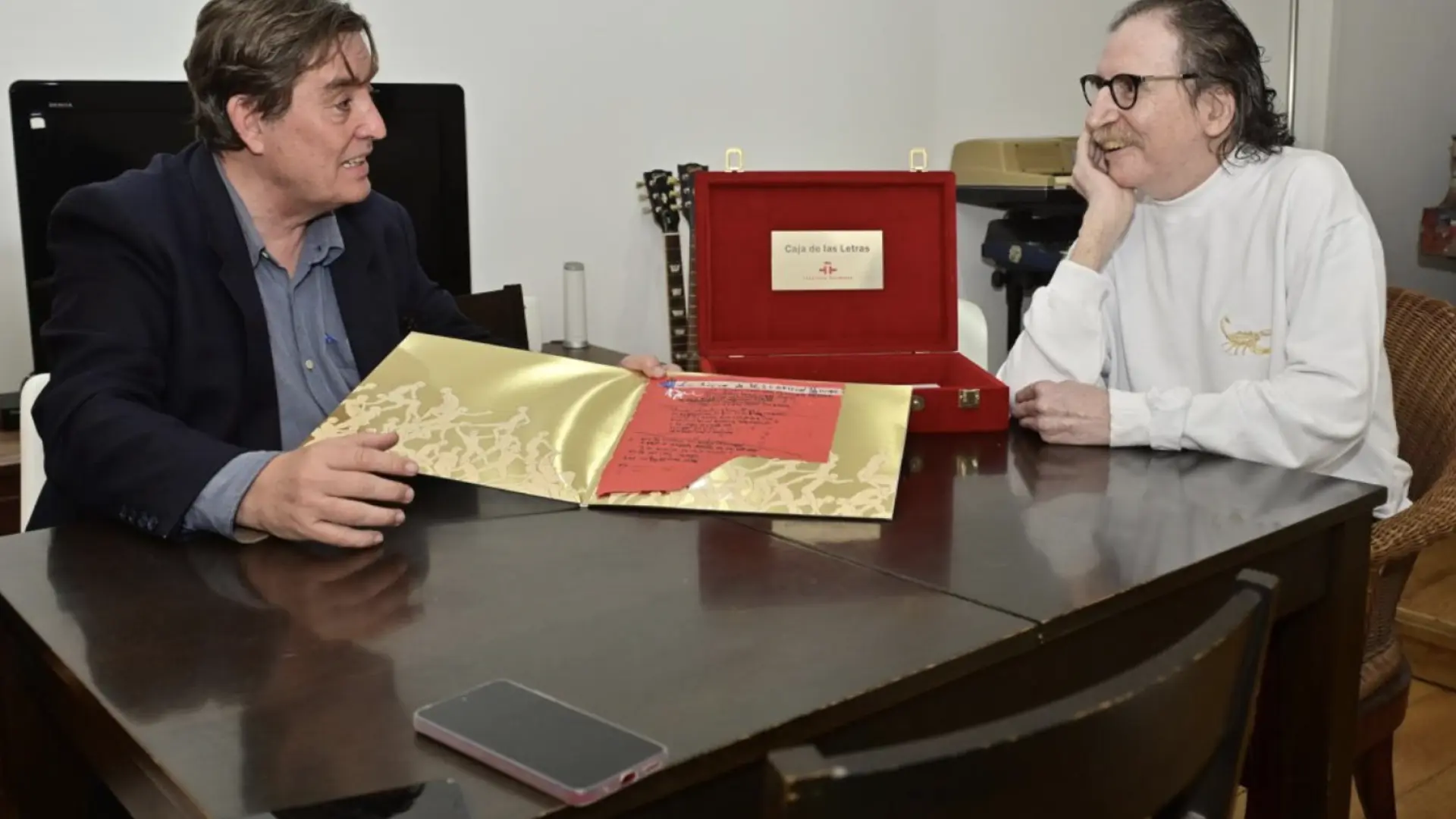 Charly García cede como legado un disco y letras de dos canciones al Instituto Cervantes Charly García cede como legado un disco y letras de dos canciones al Instituto Cervantes