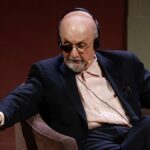 Condenan a 25 años de cárcel al hombre que apuñaló al escritor Salman Rushdie