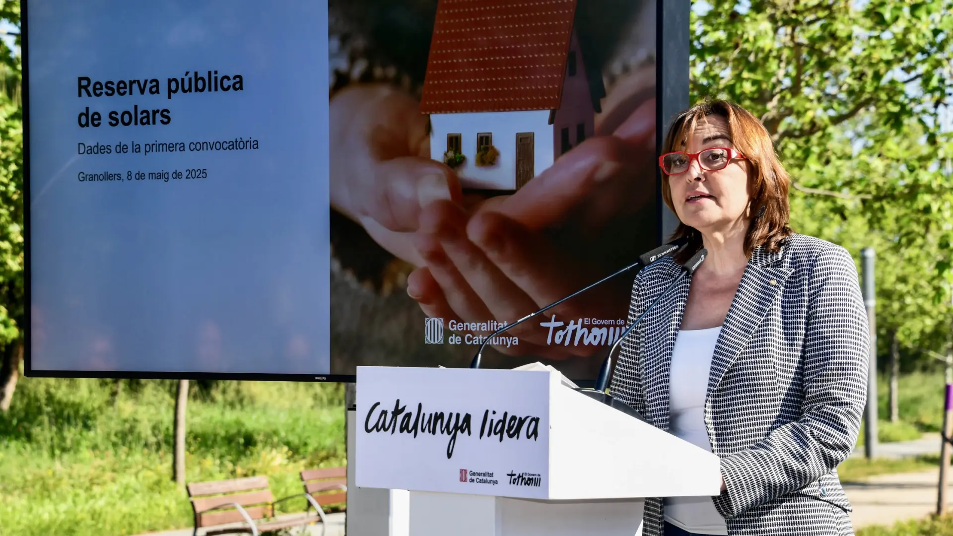 El Govern reforzará el parque público del área metropolitana de Barcelona con la cesión de solares municipales