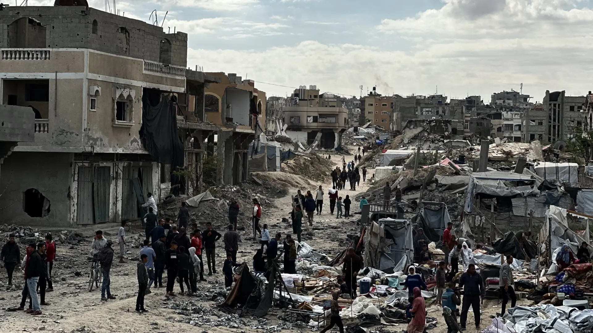 Israel anuncia su intención de «tomar toda Gaza» mientras desbloquea la entrada de ayuda humanitaria en la Franja