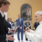 Jannik Sinner, de rechazar un partido con León XIV a proponerle jugar en su visita al Vaticano: «¿Jugamos un poco?»