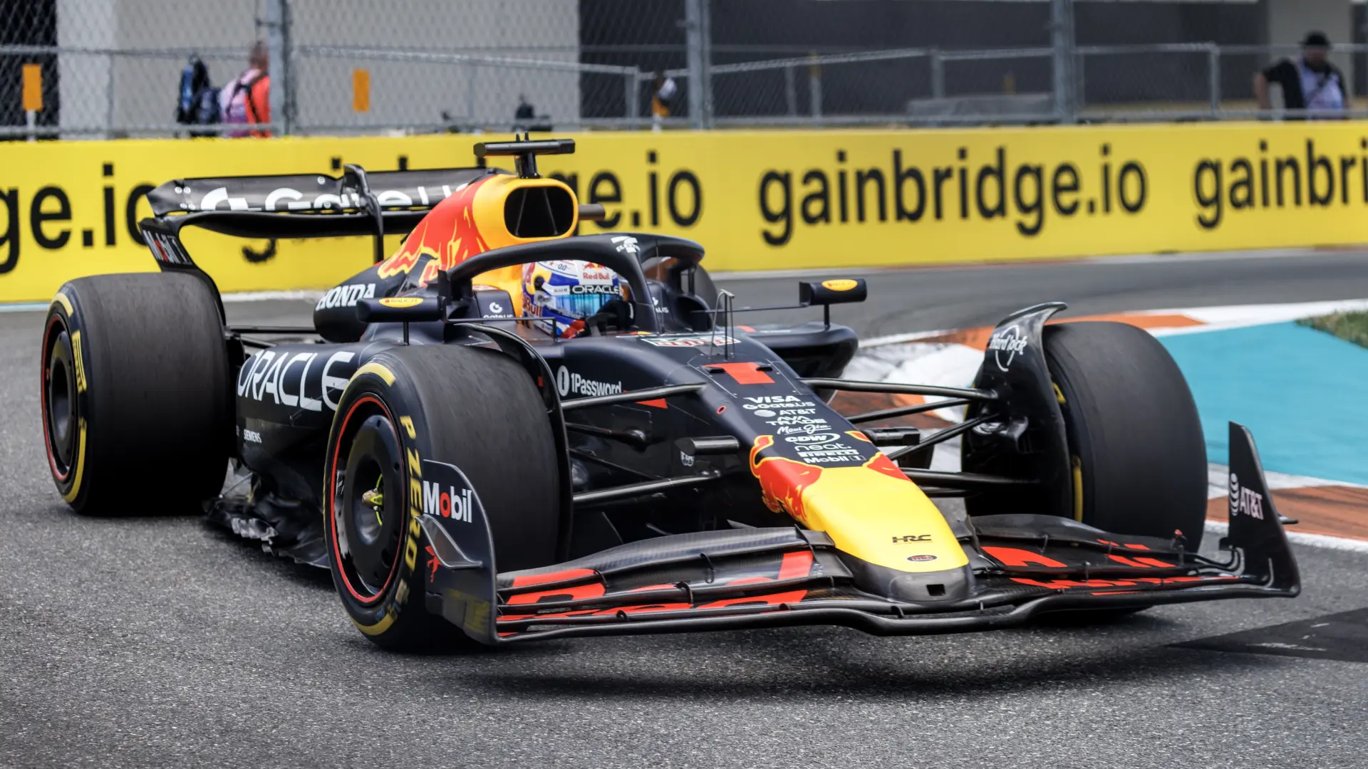 Max Verstappen conquista la pole en Miami, con Carlos Sainz sexto y Fernando Alonso fuera en la Q1 Max Verstappen conquista la pole en Miami, con Carlos Sainz sexto y Fernando Alonso fuera en la Q1