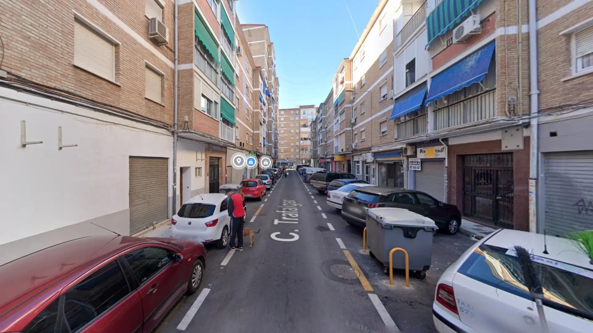 Muere una persona tras precipitarse desde una octava planta durante un incendio en Málaga Muere una persona tras precipitarse desde una octava planta durante un incendio en Málaga