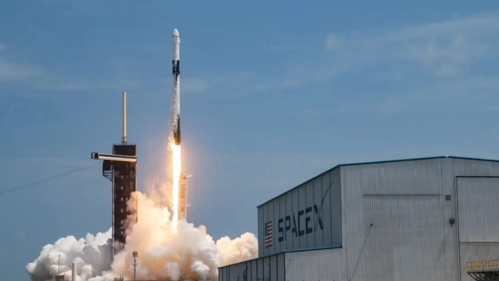 SpaceX cumple cinco años desde su primer vuelo tripulado con la NASA