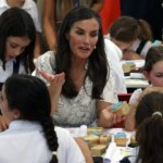 Todas las anécdotas de un paseo por la Feria del Libro ‘persiguiendo’ a la reina Letizia