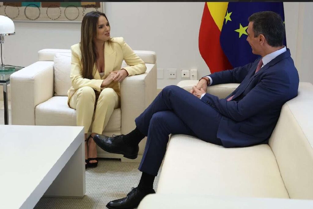 Ignorar a 14.000 afectados del caos… y agasajar a Melody