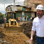 Galán se puso ‘trucha’: le arregló el caminado a barrio de Suba Galán se puso ‘trucha’: le arregló el caminado a barrio de Suba
