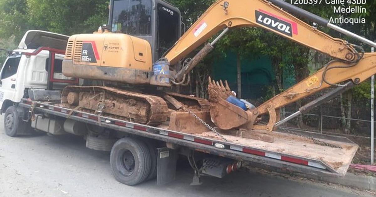 Noticias Medellín: Maquinaria amarilla a La Escombrera por deslizamiento Noticias Medellín: Maquinaria amarilla a La Escombrera por deslizamiento