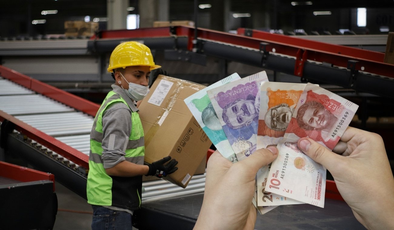 Más plata para trabajadores: proyecto de ley daría doble prima