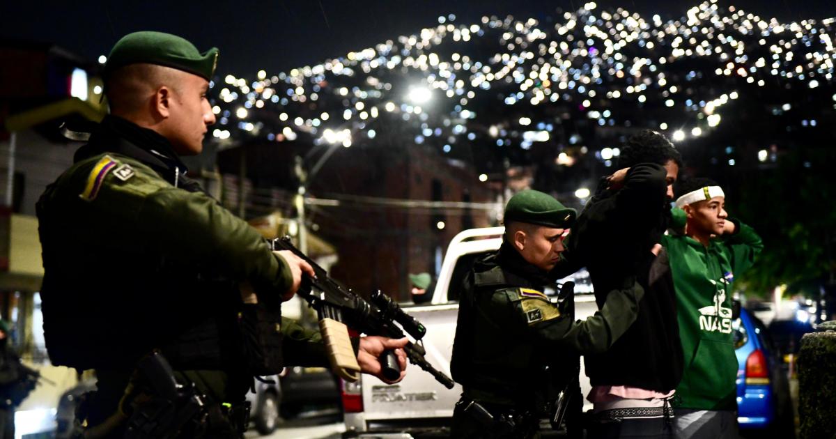 Noticias Medellín: Redada dejó 22 armas blancas incautadas en Medellín Noticias Medellín: Redada dejó 22 armas blancas incautadas en Medellín