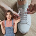 Cómo quitar manchas difíciles de zapatos blancos sin usar cloro