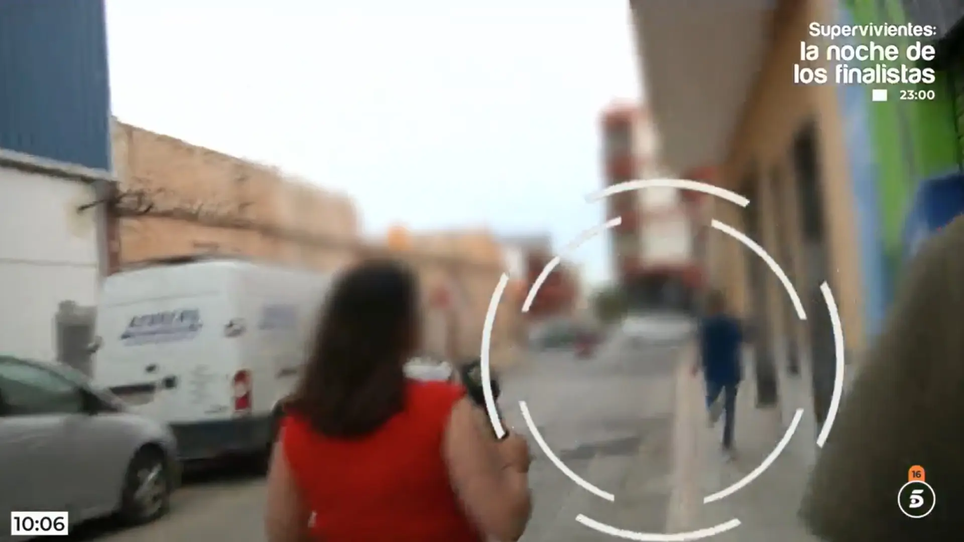 Anaís, la amiga de José Luis Ábalos, huye de la prensa tras asegurar que está «muy agobiada y nerviosa»