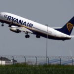 Bruselas favorece a las aerolíneas y permite el cobro del equipaje de mano