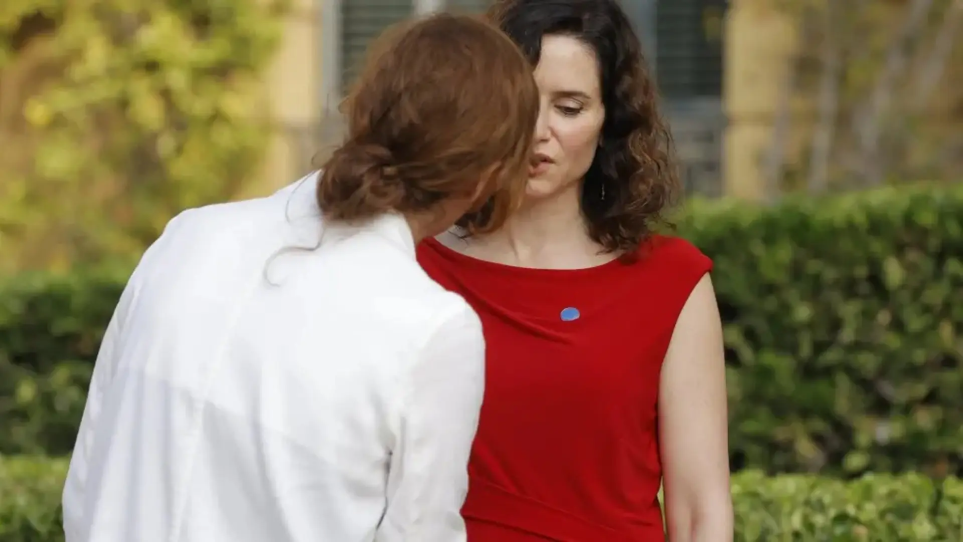 Mónica García y Ayuso protagonizan un encontronazo en la Conferencia de Presidentes y tienen que ser separadas Mónica García y Ayuso protagonizan un encontronazo en la Conferencia de Presidentes y tienen que ser separadas