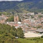 Noticias Antioquia: Disidencias y Clan del Golfo confinan a 12 familias