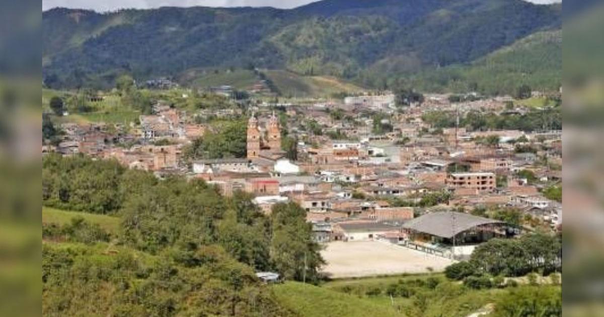 Noticias Antioquia: Disidencias y Clan del Golfo confinan a 12 familias
