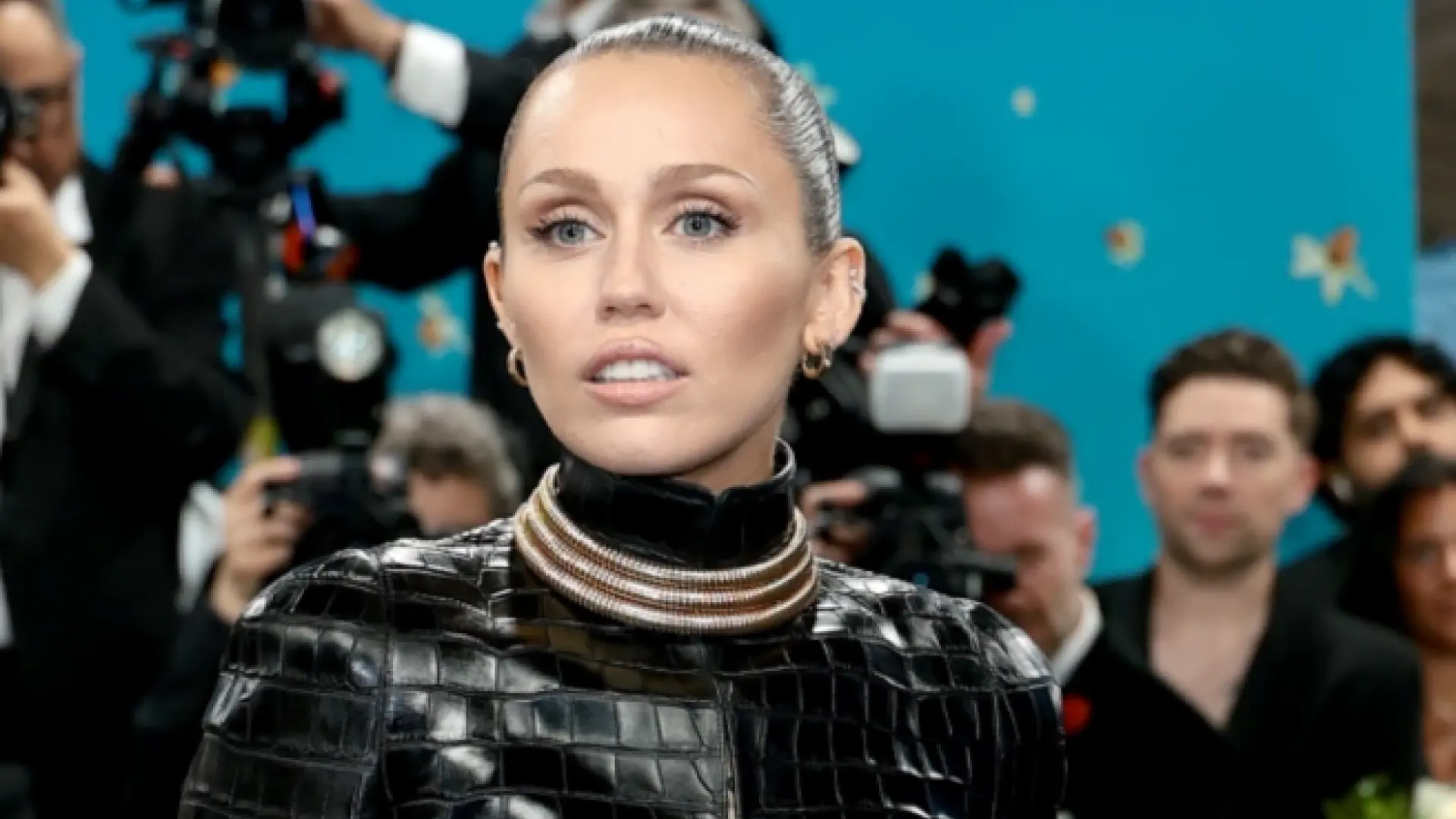 Qué es la rotura de quiste ovárico, el doloroso problema de salud que ha sufrido Miley Cyrus