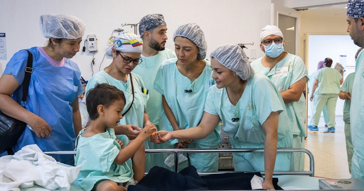 Noticias Medellín: 114 niñas y niños recibieron cirugías para sus manos