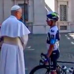 el emocionante encuentro que unió fe, ciclismo y orgullo nacional