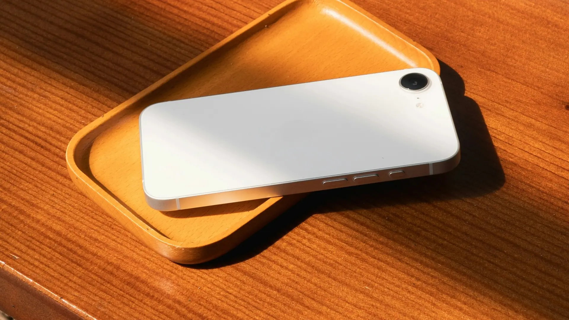 el iPhone 16e toca fondo y cuesta 100 euros menos