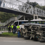 Cierre TOTAL de la vía al Llano: accidente pondrá a esperar a conductores