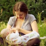 Por qué los bebés no deben beber agua y cuándo pueden empezar a hacerlo