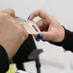 Importante trámite en licencia de conducción: personas entre 25 y 39 años