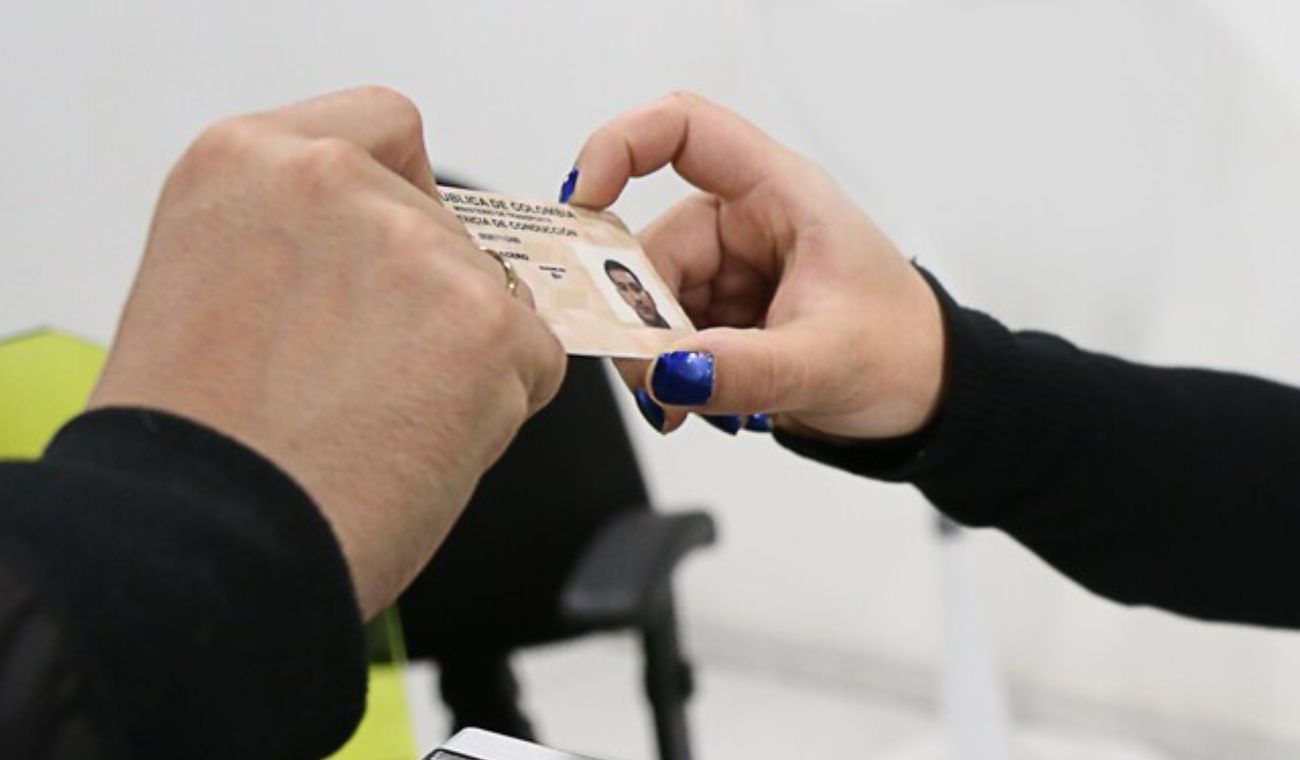 Importante trámite en licencia de conducción: personas entre 25 y 39 años