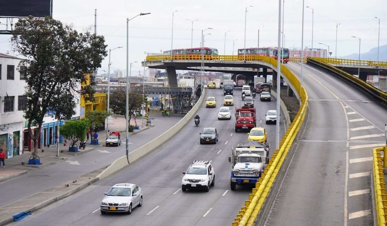 Alcaldía GALÁN cierra TODO el puente de la NQS con calle 6: habrá trancón