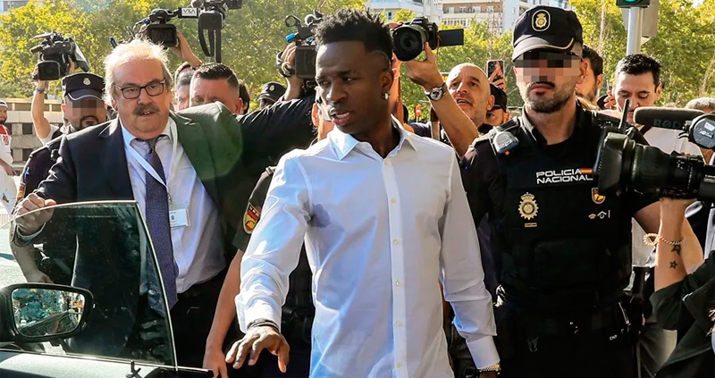 Condenados los ultras que colgaron el muñeco de Vinicius, aunque evitarán la cárcel