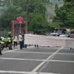 Noticias Antioquia: Gobernador dice que 6 personas bloquean vía a la Costa