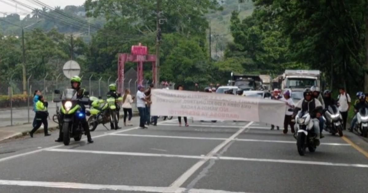 Noticias Antioquia: Gobernador dice que 6 personas bloquean vía a la Costa Noticias Antioquia: Gobernador dice que 6 personas bloquean vía a la Costa