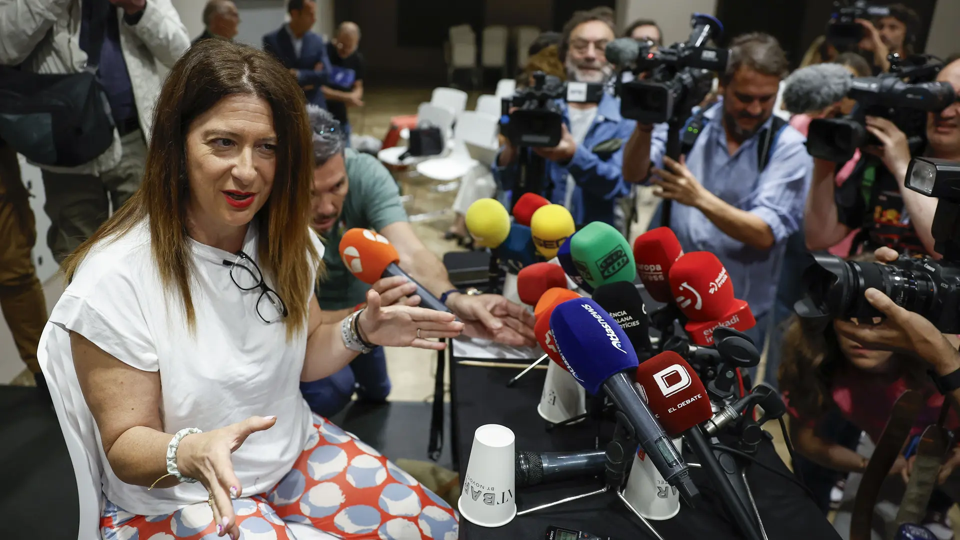 ¡Qué espectáculo! | Opinión de Diego Carcedo sobre la rueda de prensa de Leire Díez