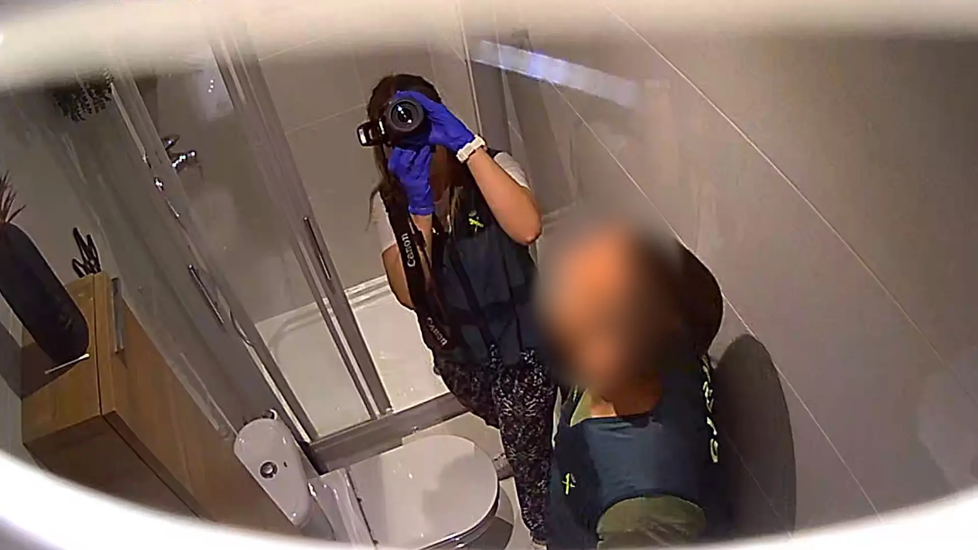 Detenido en Burgos por grabar a 14 familiares y amigos con cámaras ocultas en el baño de su casa