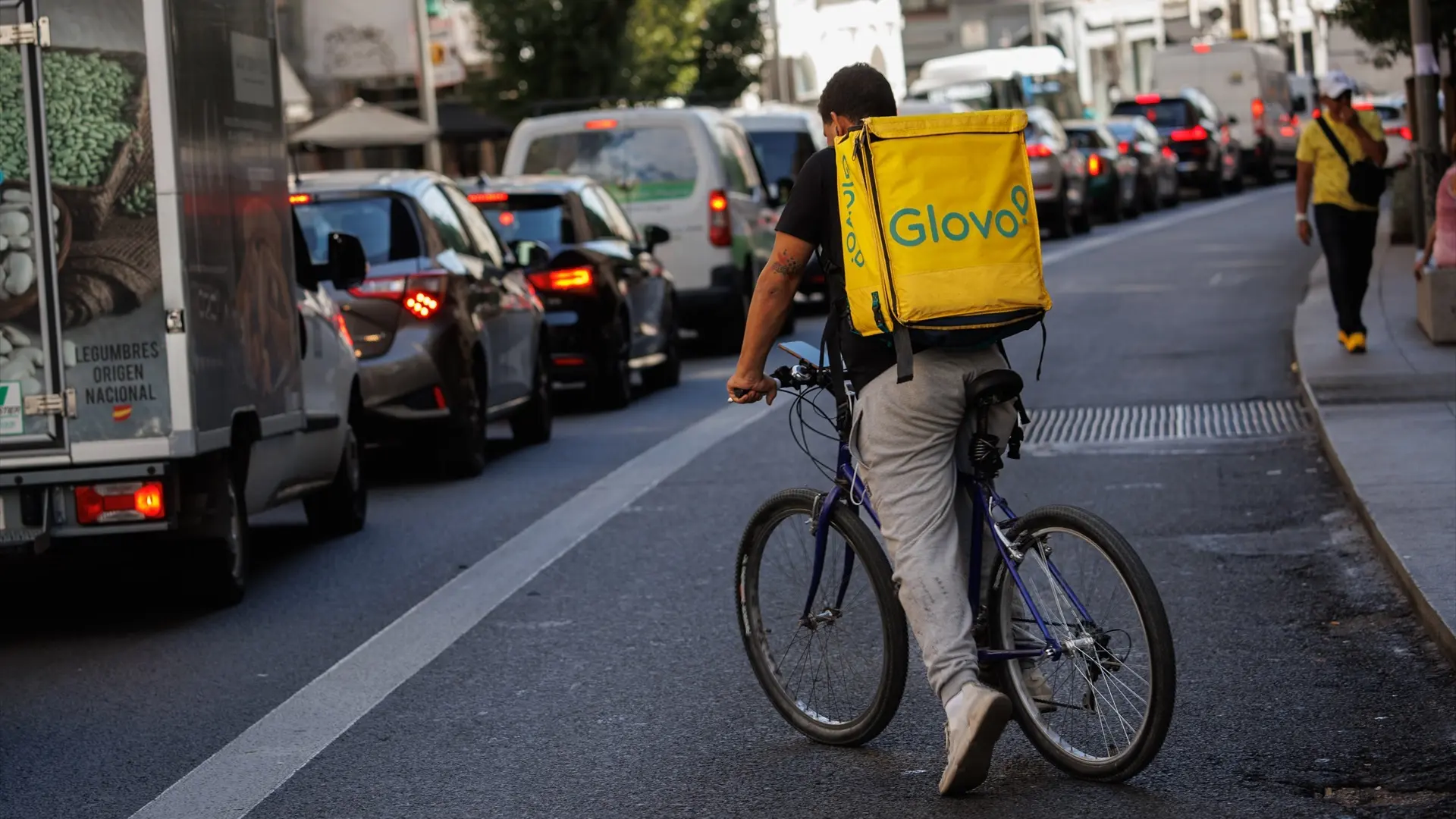 El juez desestima la demanda millonaria de Just Eat contra Glovo por competencia desleal El juez desestima la demanda millonaria de Just Eat contra Glovo por competencia desleal